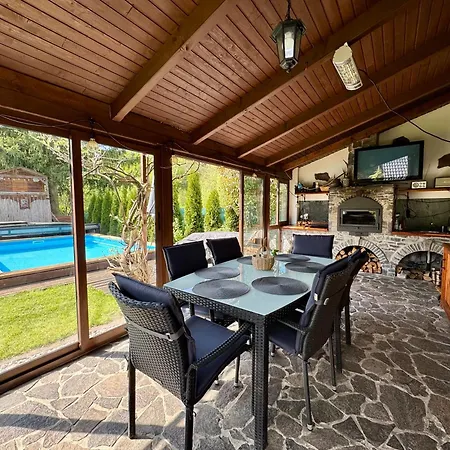 빌라 U Polovnika *